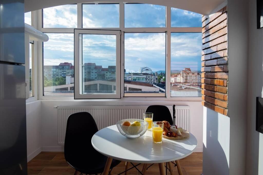 Studio With A View In City Center Търговище Екстериор снимка